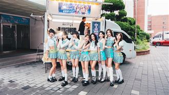 怪物新人女團出道　超大咖男星跨海送餐車