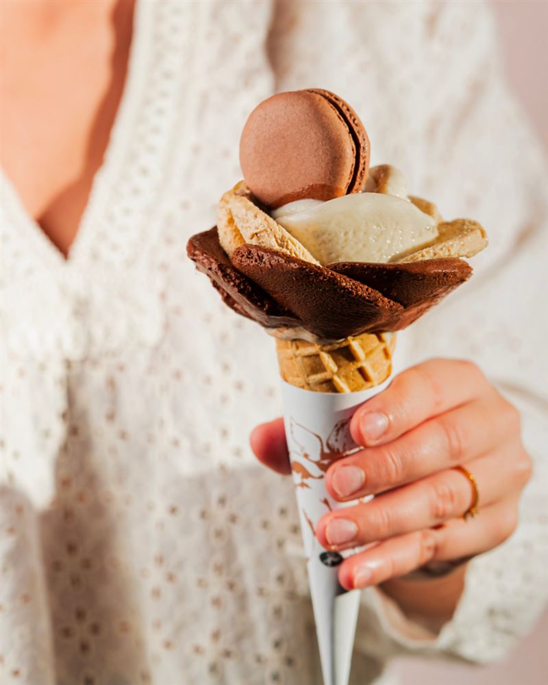 Amorino以義式Gelato傳統工藝加上極具辨識度的花瓣造型聞名。(圖/鼎域控股股份有限公司提供)