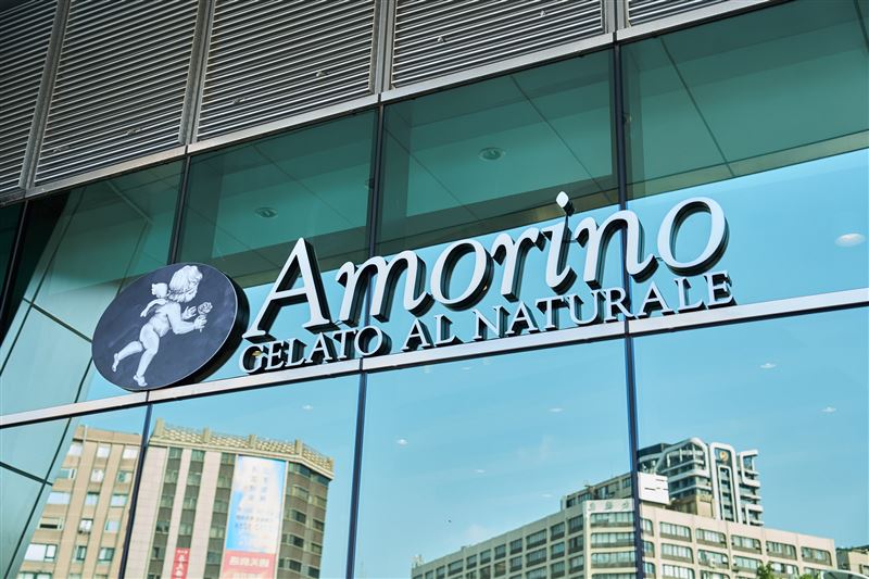 Amorino台灣首店進駐大巨蛋商場棟!因品牌LOGO上的可愛小天使,被許多人稱為「小天使冰淇淋」。(圖/鼎域控股股份有限公司提供)