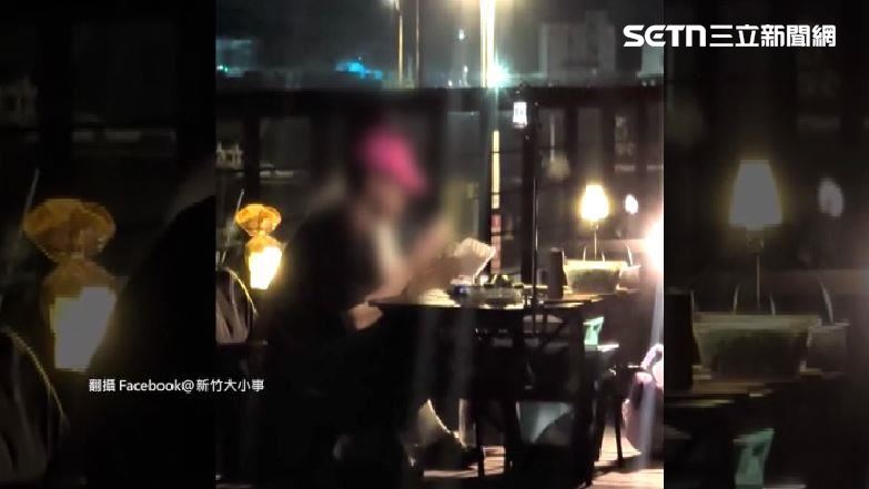 南寮漁港木棧道當烤肉場 2男拿噴槍狂燒