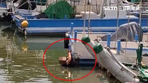 男墜海…死命抓船邊緣「頭浮水面」畫面曝