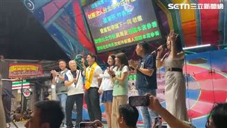 福德宮董座贈沈伯洋「拜天公甘蔗」祝當選