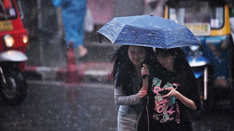 曼谷暴雨積水未退　28日停課市府居家辦公