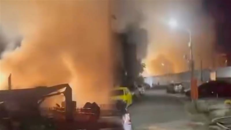 台北市大安區樂業街一處國家住都中心工地發生火警,起火點疑似在地下室3樓。(圖/翻攝畫面)