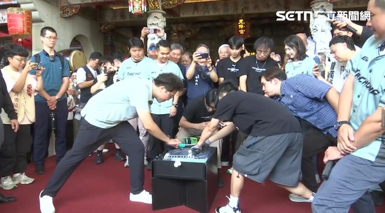 沈伯洋出席台中臺灣尚勇盃陀螺比賽(圖/翻攝畫面)