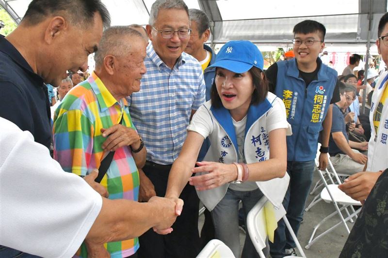 柯志恩昨(26)日到旗山參加「2026夏祭新鮮市」活動。(圖/翻攝自柯志恩臉書)