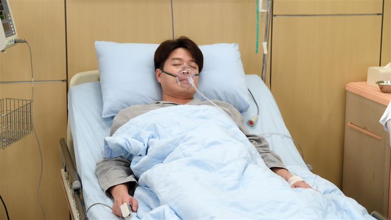 李易劇中罹患白血病。(圖/三立電視提供)