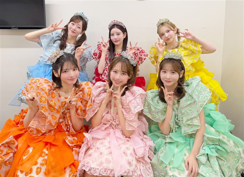 日本女團FRUITS ZIPPER近期因成員互動引發爭議，出現不合、排擠甚至霸凌等揣測。（圖／翻攝自X平台 @FRUITS_ZIPPER）