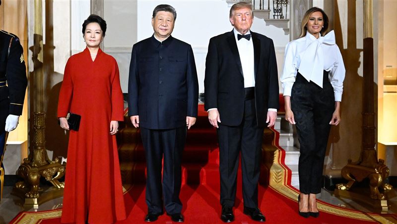 美國總統川普日前於白宮設宴款待中國國家主席習近平,晚宴細節引發全球高度關注。(圖/翻攝自X平台 @RnaudBertrand)