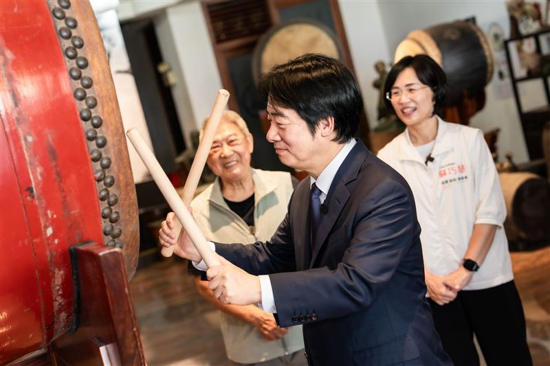 民進黨新北市長參選人蘇巧慧日前與總統賴清德參訪新莊「响仁和鼓藝工坊」。(圖/蘇巧慧競總提供)