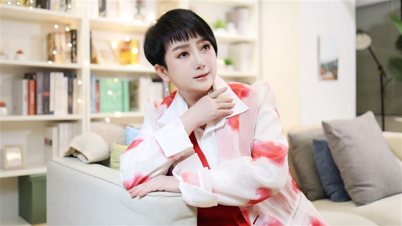 66歲玉女歌手停經半年 生理期竟然又來了