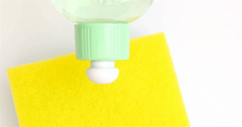 近日有網友分享一段打工經歷,指店內工讀生竟因「不想洗碗」,直接打電話請媽媽到店裡代勞。(示意圖/Photo AC)