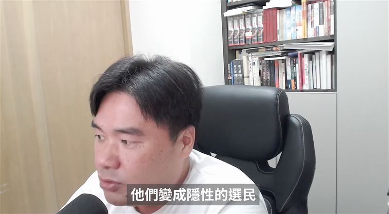 呂捷拍攝影片評論審柏楊、蔣萬安近日民調差距。(圖/翻攝自呂捷YouTube頻道)