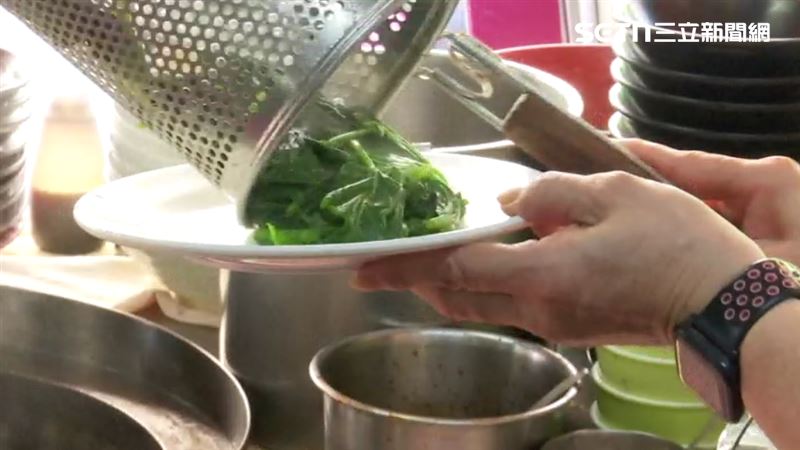 多吃地瓜葉等深綠色葉菜類，可降心血管死亡風險21%。（示意圖／資料照）