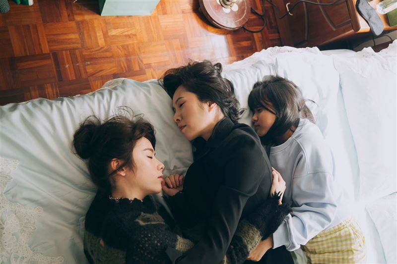 林奕嵐戲裡戲外都對妹妹愛護有加。(圖/周子娛樂提供)