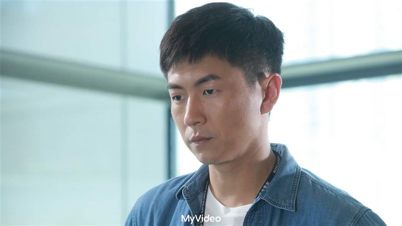 《死有對証》陳曉華狂背術語，逼同劇男主角馬貫東聽到頭昏！（圖／台灣大哥大MyVideo提供）