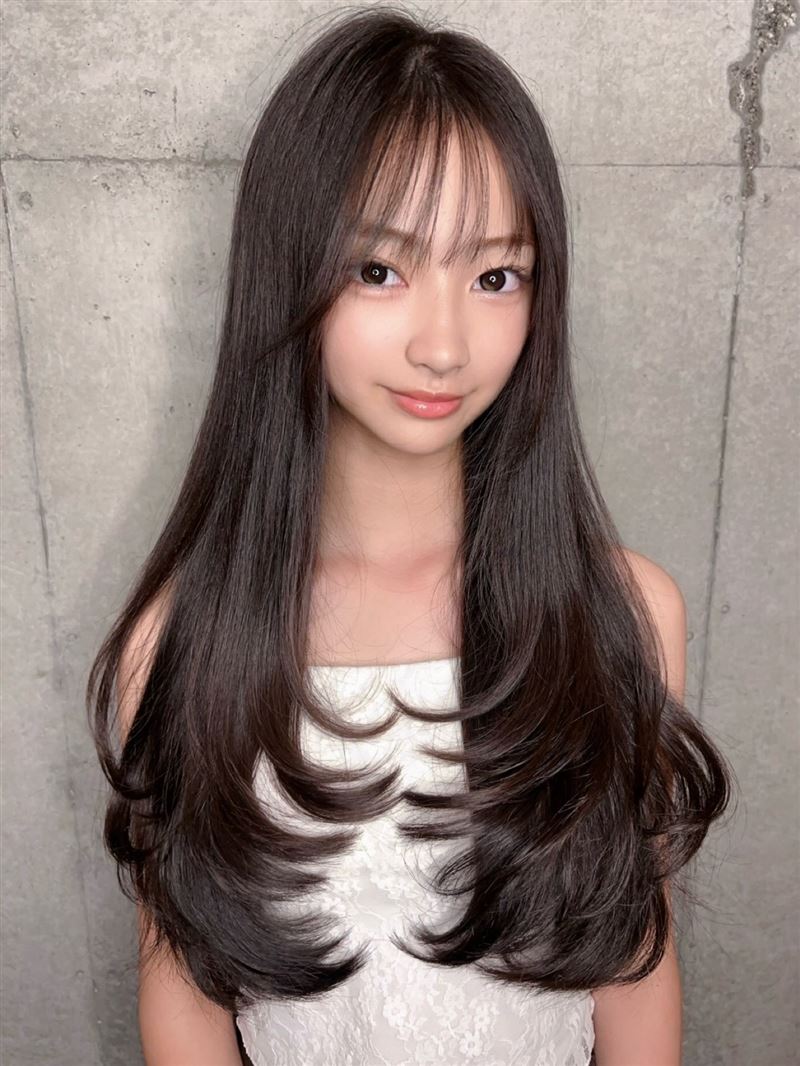 從「JC Miss Contest 2025」中脫穎而出的冠軍吉永帆乃加,近日宣佈加入經紀公司LUV。(圖/翻攝自IG @jc___hono)