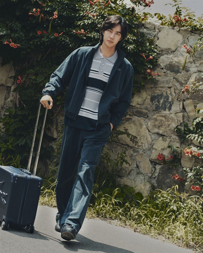 LACOSTE「JOURNEY WITH YIBO」2026秋冬聯名。（圖／品牌業者提供）