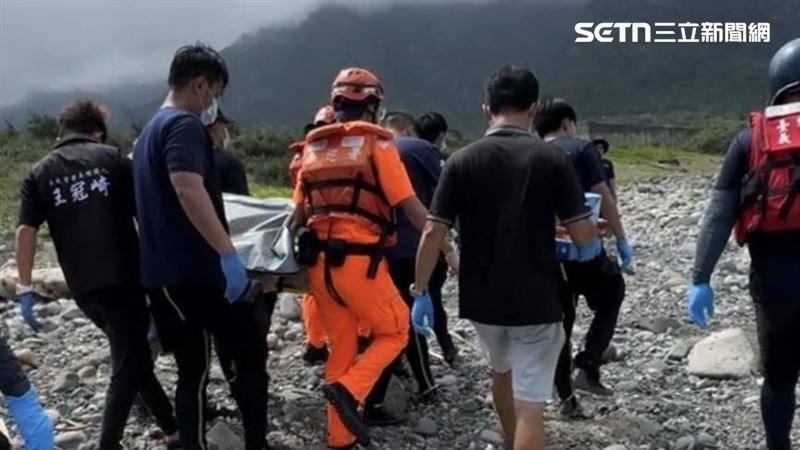 台東縣東河鄉67歲劉姓男子，外出捕魚後失聯多天，28日中午，於都歷天空之鏡岸際礁石區發現遺體。（圖／翻攝畫面）