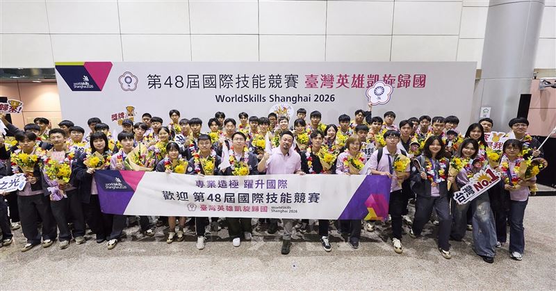 第48屆國際技能競賽(WorldSkills Competition)於今(115)年9月27日在中國上海圓滿落幕,我國有53位國手參加47項職類,與來自世界各國的技能好手同場競技。經過數日激烈較勁,我國國手以紮實的技術全力以赴,一舉奪下3金3銀7銅30優勝,團隊總成績在68個參賽國中名列第3,展現臺灣青年技能人才的專業實力。(圖/勞動部提供)