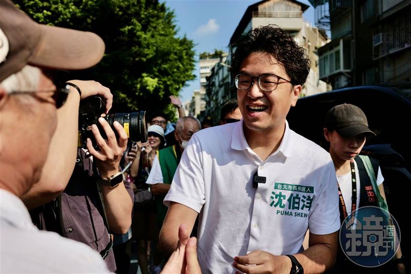 沈伯洋近日頻繁舉行肥皂箱活動,和市民問答對話,但葉元之則直批他是廢話大王