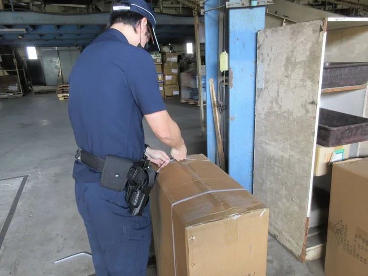 保三總隊提醒,山寨陀螺品質無法保證,恐造成意外發生。(圖/翻攝畫面)