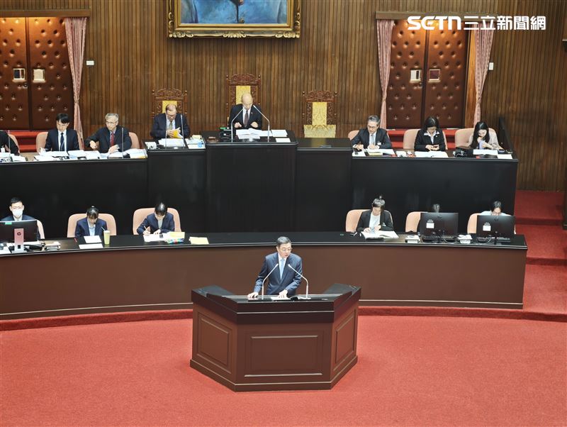 行政院長卓榮泰今(29)日上午赴立法院進行施政報告。(圖/記者盧素梅攝影)