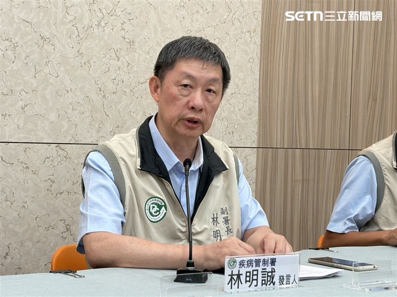 林明誠表示，板橋C肝群聚案，回溯追蹤接受針劑治療者1118人已全聯繫上、330人仍待採檢；目前整起案件仍累計22人感染。（圖／記者簡浩正攝影）