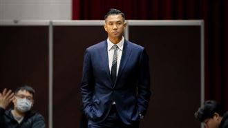 陳建州近百歲奶奶傳病危　他焦急趕往醫院