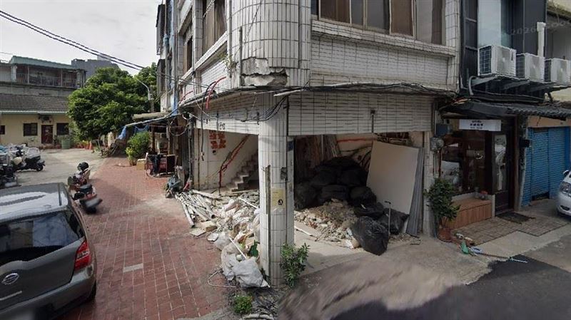 台中屋主H小姐翻修透天厝慘遇AI裝修詐騙,陸續匯款給付255萬3,275元後,現場查看,竟發現業者傳送的施工進度照片竟全為AI合成圖與網路圖片。(圖/住保會提供)
