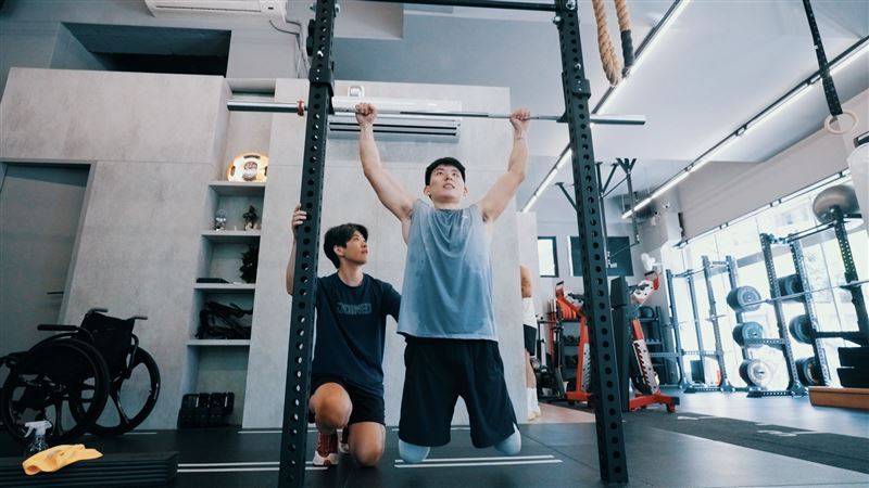 車禍帶走于創宇的雙腳,卻淬鍊出他更加強大、想讓自己更好的心智。(圖/記者戴華辰攝影)