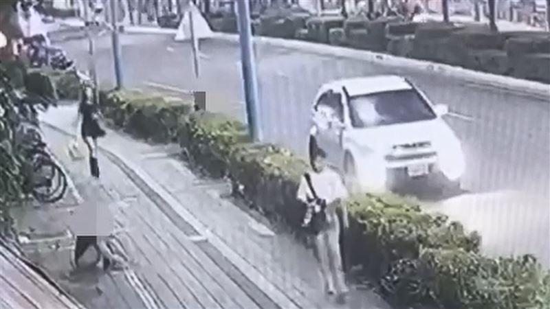 新北情侶街頭互毆　無辜幼子目睹嚇壞了