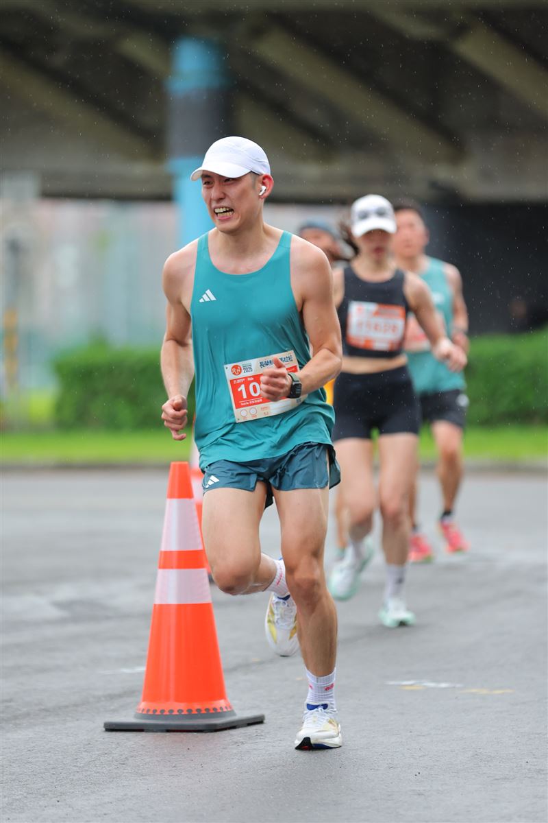 發生意外前的于創宇熱愛運動,也跑過馬拉松,怎知人生面臨巨變。(圖/受訪者提供)