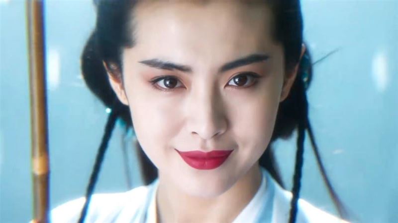 王祖賢新照片透過AI來修圖,引起兩極評價。(圖/翻攝自微博)