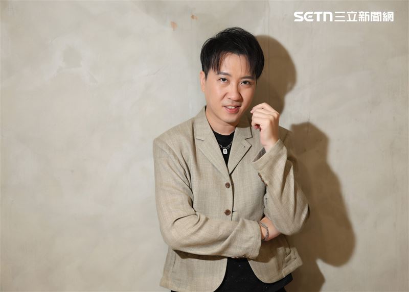 沈建豪推出新專輯，接受訪問分享演藝故事和人生經歷。（圖／記者鄭孟晃攝影）