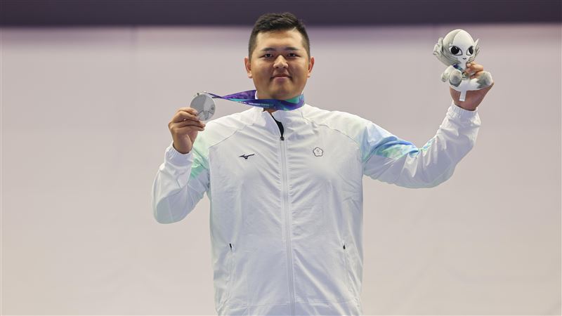 愛知名古屋亞運射擊男子不定向飛靶,台灣好手楊昆弼為台灣代表團奪得1面銀牌。(圖/代表團提供)