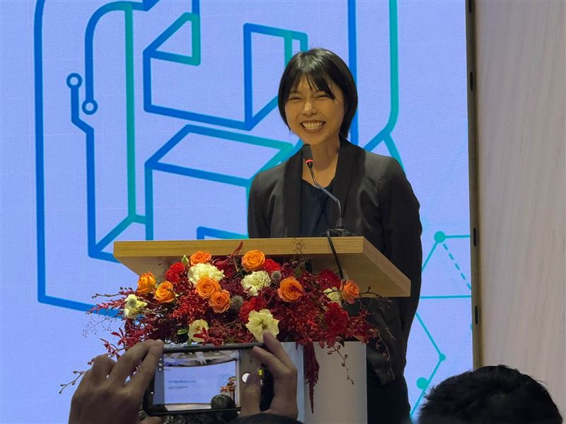 富邦科技ETF(0052)掛牌滿20周年,規模突破1,600億元。受惠台積電權重自20%升至64%與AI長線基建需求,成立以來累積報酬率達2,427.05%,穩居台股科技投資指標。(圖/記者師瑞德攝影)
