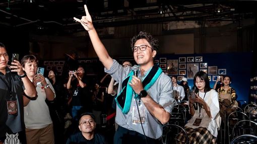 他早訂好50桌謝票宴！沈伯洋剪頭髮內幕曝