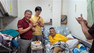才剛吃完生日蛋糕…10連霸「狄老大」猝逝