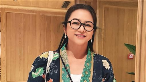 洗腳水改捏泥巴　葉蘊儀玉女蛻變陶藝家