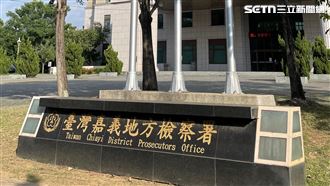 搭火車手肘碰鄰座女乘客腰、腿　噁男慘了