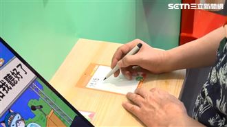 逛沈伯洋競總！總統寫卡片曝當選第一要務