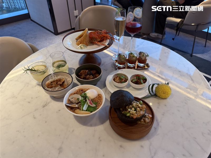 25樓貴賓軒行政酒廊禮遇,可品嘗「酣呷台北」期間限定客座餐點。(圖/記者李育道攝影)