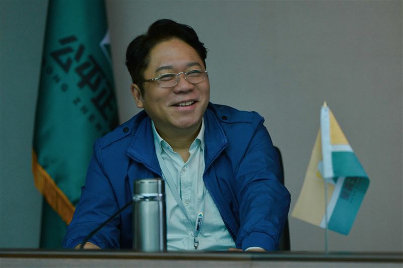 Netflix《人選之人》第2季回歸開拍 -卜學亮飾高振綱。(圖/Netflix提供)