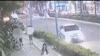新北情侶街頭爆衝突　狠男狂K女友遭收押