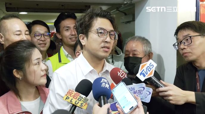 沈伯洋受訪回應時事。(圖/翻攝畫面)