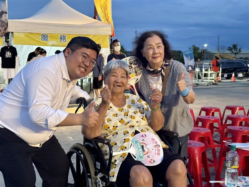 翁章梁宣布65至69歲中低收入戶健保費全免,蔡易餘支持「弱勢優先、照顧不等待」