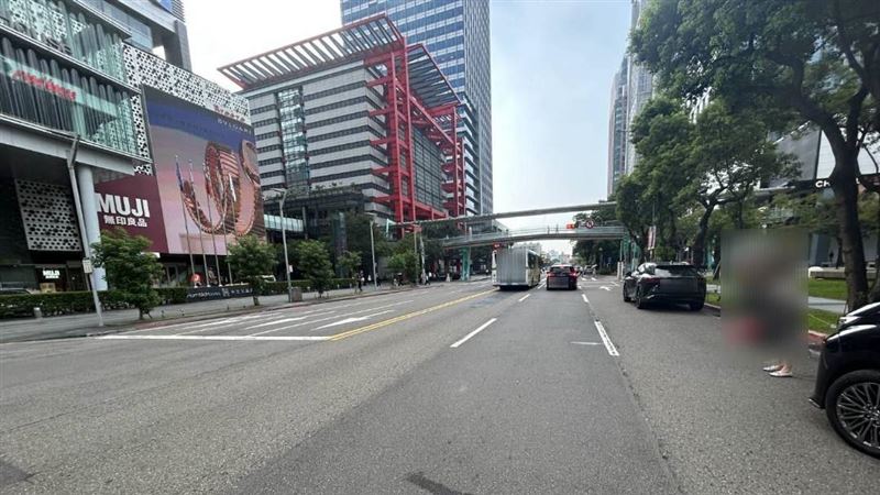 信義區松高路車禍！他下車苦求1事竟落跑