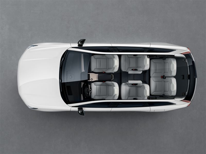 Volvo EX90提供6人與7人座配置,最大置物空間達2,135公升。(圖/Volvo提供)