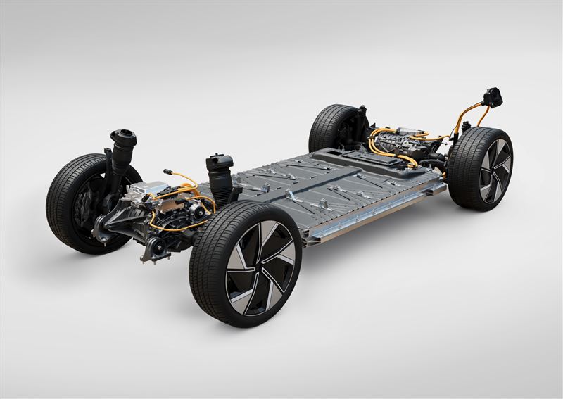 Volvo EX90導入800V架構,最高350kW DC快充。(圖/Volvo提供)